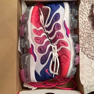 Nike NIB Vapormax Plus women size 9 Pink Blast-Concord